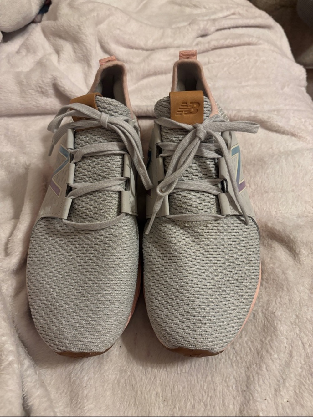 New Balance Women's Light Gray and Pink Knit Sneakers